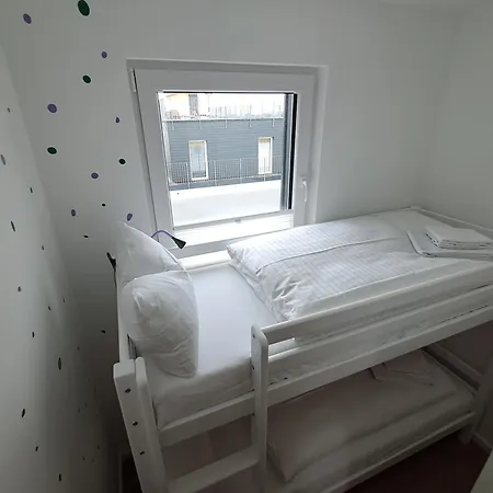 Gebirgsresort 2 4 4 *